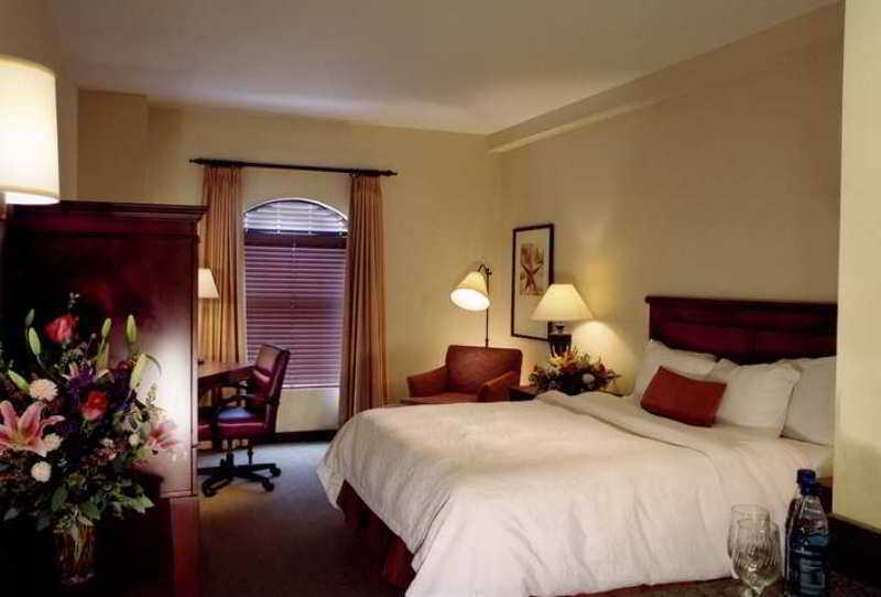 Hampton Inn & Suites Austin-Downtown/Convention Center Δωμάτιο φωτογραφία